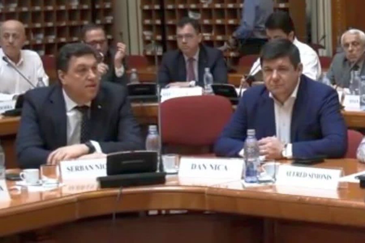 VIDEO+FOTO Imagini-șoc cu Ministrul Tineretului și Sportului: Constantin Bogdan Matei a început să fumeze în Comitetul Executiv PSD!