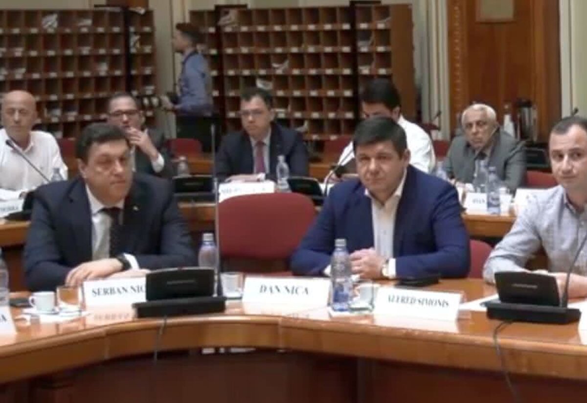 VIDEO+FOTO Imagini-șoc cu Ministrul Tineretului și Sportului: Constantin Bogdan Matei a început să fumeze în Comitetul Executiv PSD!