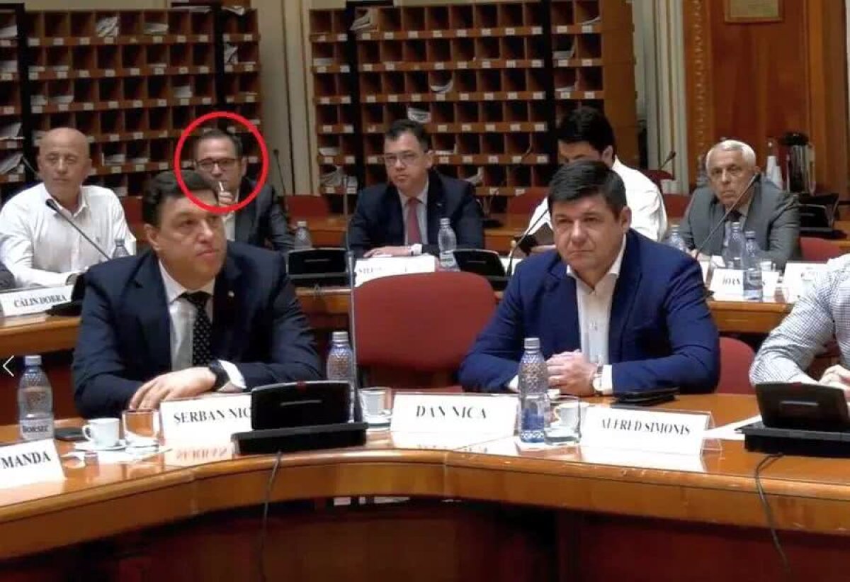 VIDEO+FOTO Imagini-șoc cu Ministrul Tineretului și Sportului: Constantin Bogdan Matei a început să fumeze în Comitetul Executiv PSD!