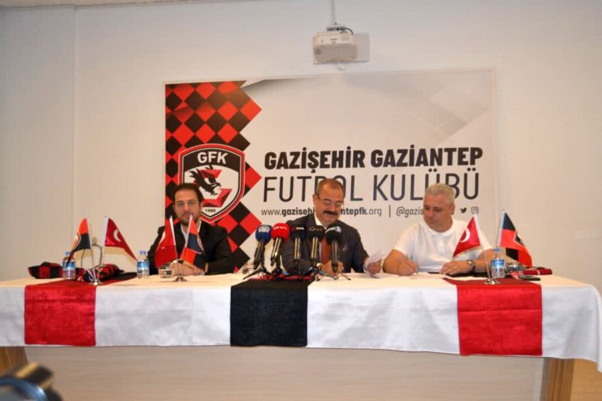 FOTO Marius Șumudică a fost prezentat la Gaziantep!