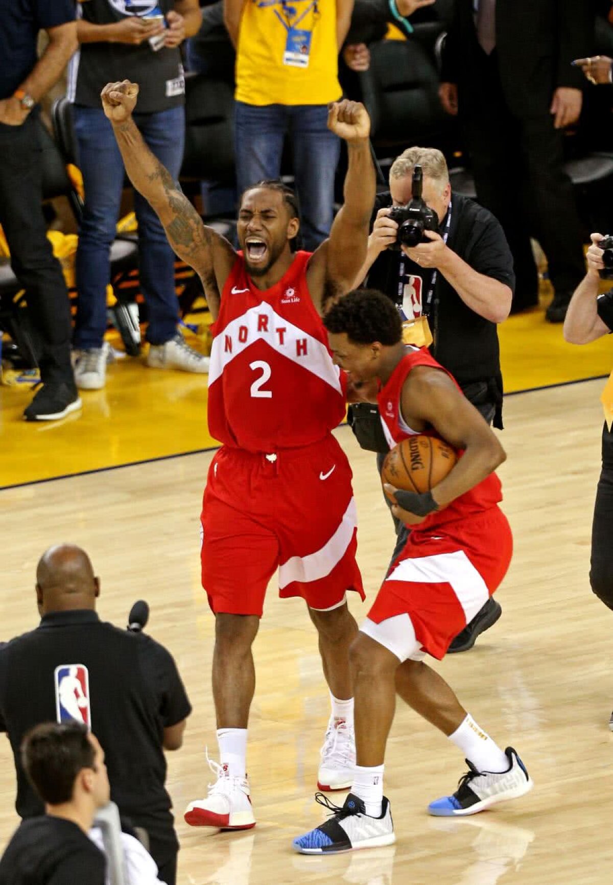 VIDEO+FOTO The King in the North » Kawhi Leonard conduce Toronto Raptors spre primul titlu NBA din istorie, după o finală agitată cu Golden State Warriors