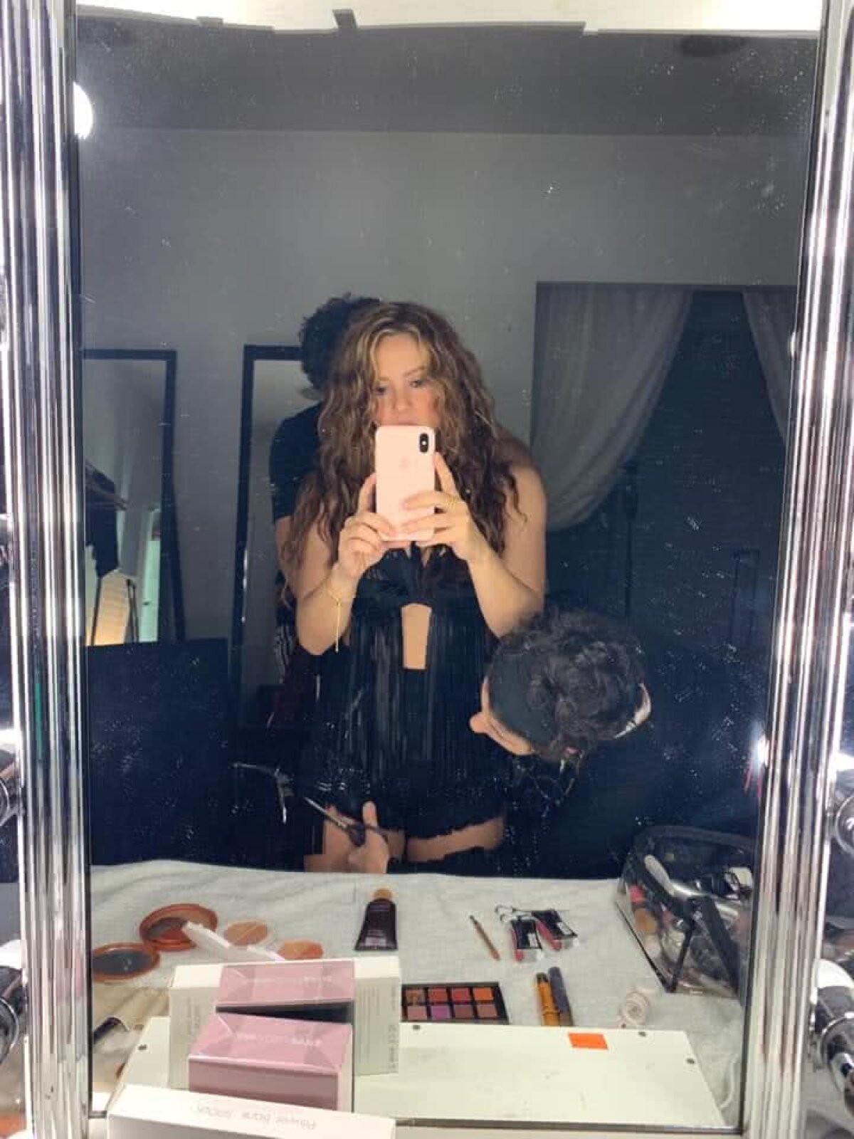 FOTO Shakira într-o pereche spectaculoasă de bikini brazilieni » Soția lui Pique a incendiat Instagramul cu formele ei!
