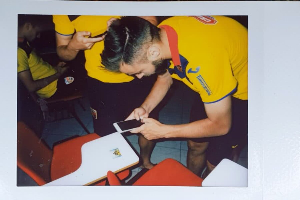 ROMÂNIA U21 la EURO 2019 // VIDEO+FOTO Ianis Hamlet » GSP le-a împrumutat „tricolorilor” un aparat Polaroid: iată ce a ieșit :)