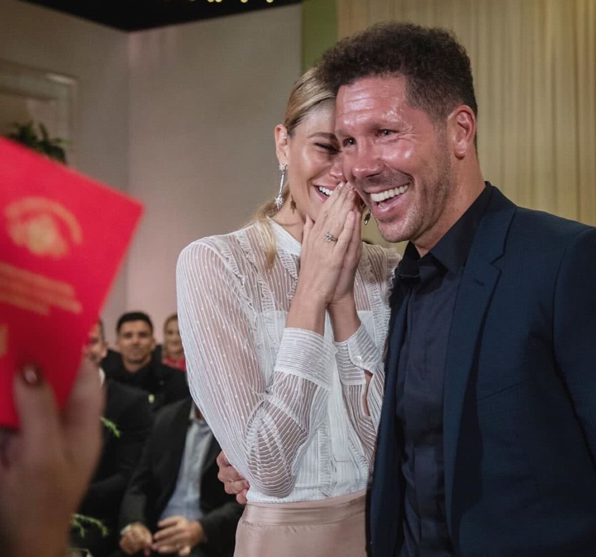 FOTO Diego Simeone s-a căsătorit a doua oară, în secret, cu fosta iubită a dansatorului Joaquin Cortes » E cu 16 ani mai tânără ca el și arată fabulos!