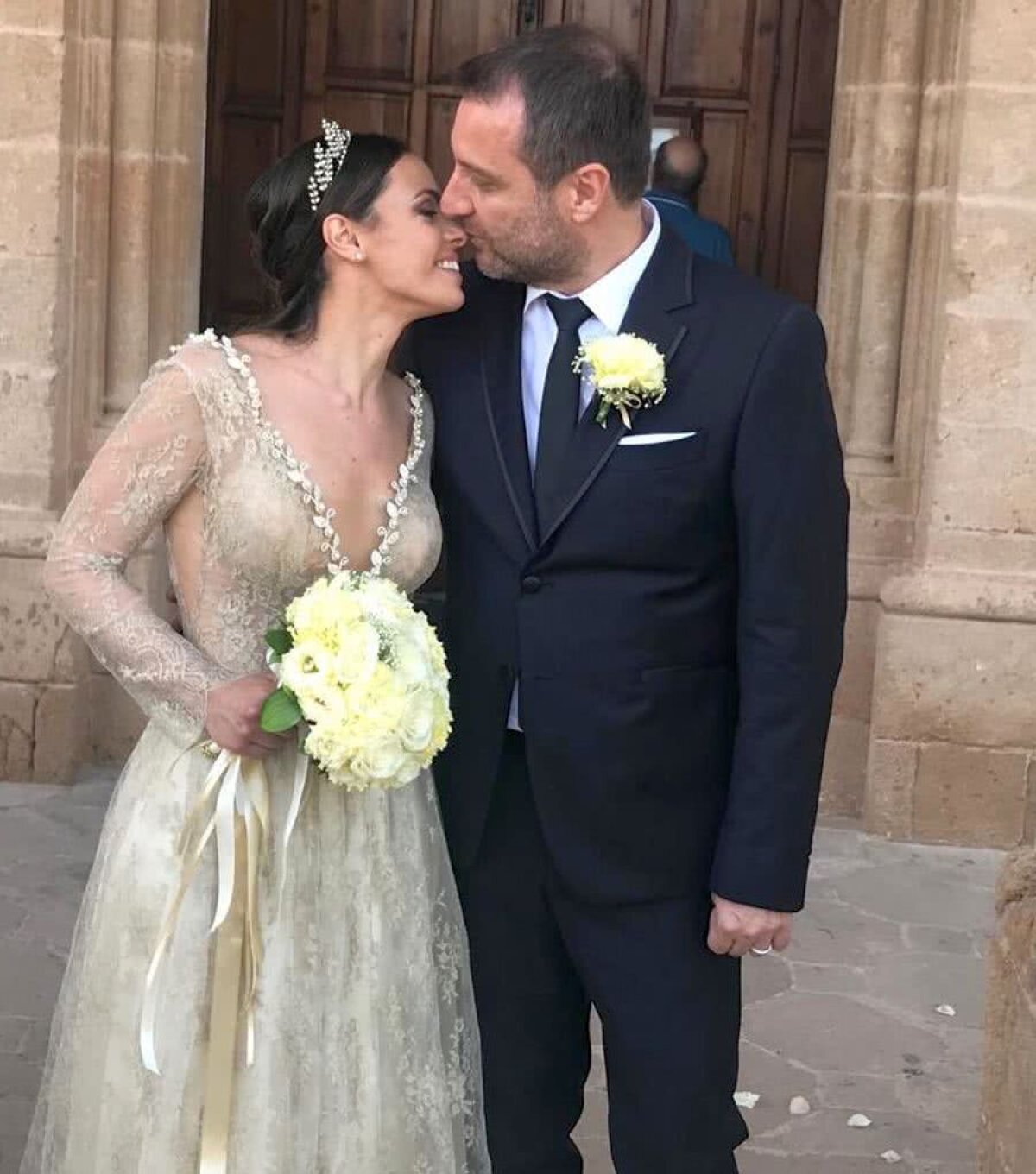 FOTO Devis Mangia s-a căsătorit cu Delia, o brunetă superbă » Revenirea în Italia îi priește!