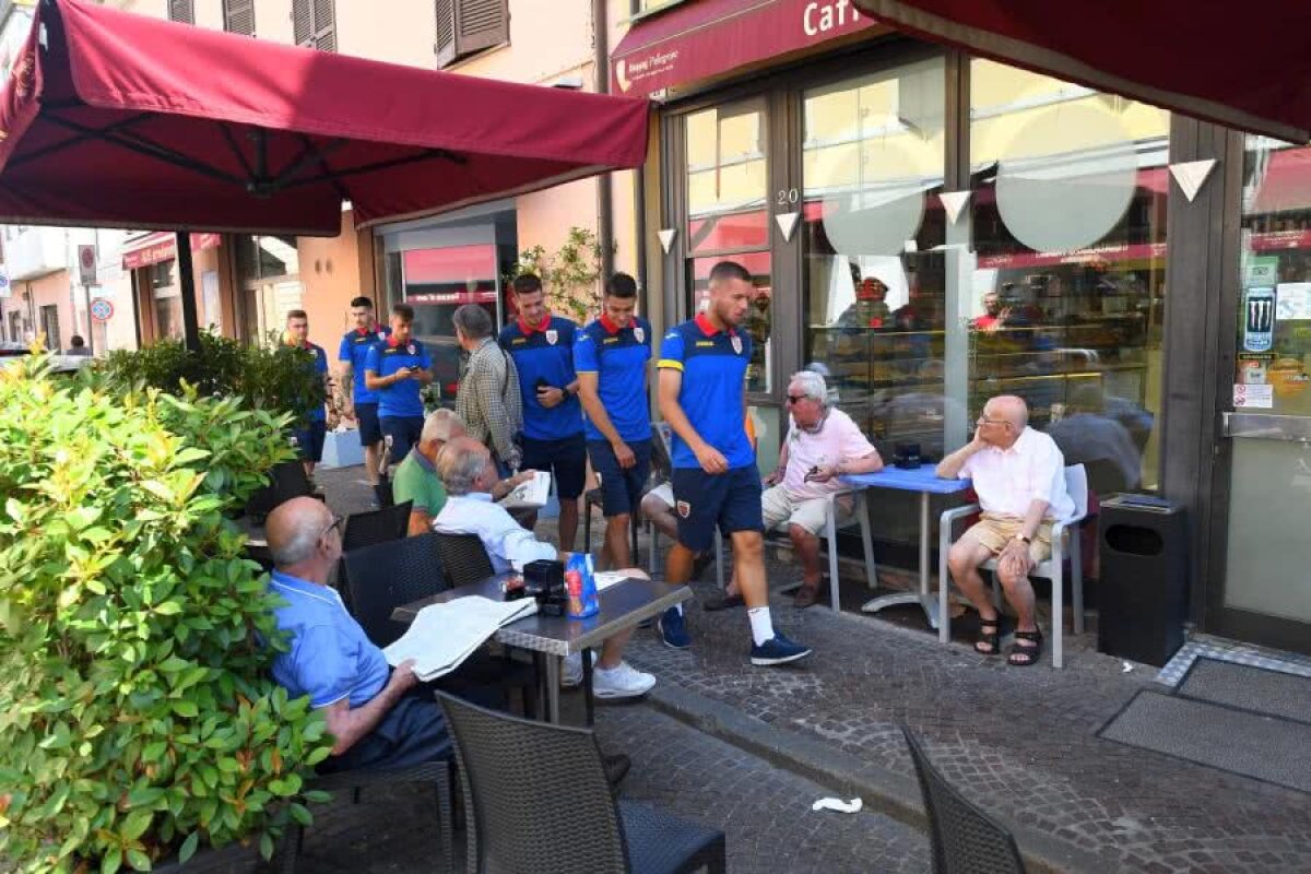 ROMÂNIA 21 // VIDEO + FOTO Cu „Guriță” la plimbare prin Forlimpopoli » Jucătorii naționalei de tineret s-au relaxat alături de selecționerul primei reprezentative