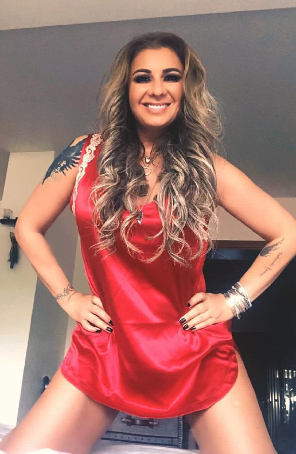 FOTO Anamaria Prodan, SUPERSEXY în Ferrari » Dres plasă și o poziție provocatoare: „Sunteți pregătiți?”