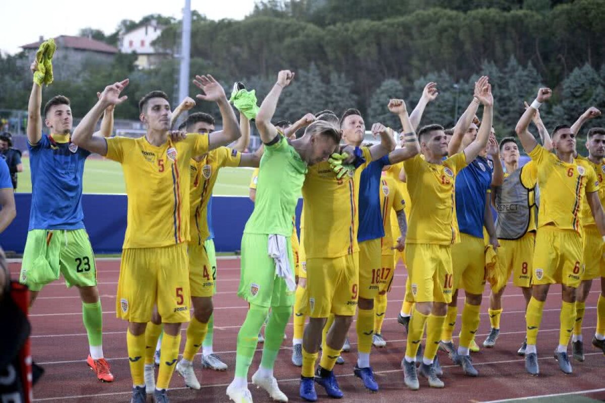 România U21 - Croația U21 4-1 / VIDEO+FOTO „Tricolorii” au sărbătorit cu suporterii la finalul meciului: „Suntem mândri de voi!”