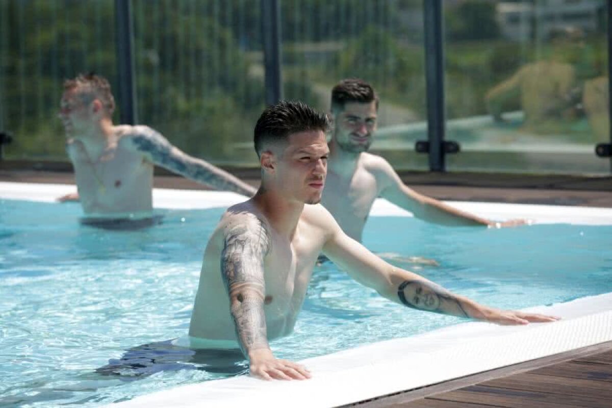 ROMÂNIA U21 // FOTO Anglia, venim! „Tricolorii” care au învins Croația și-au arătat mușchii la piscină