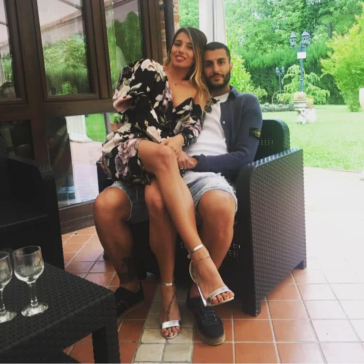 GALERIE FOTO Mattia Montini și Valentina Multari, fotografii HOT din vacanță » Iubita „bombardierului” lui Dinamo a întors toate privirile la plajă!