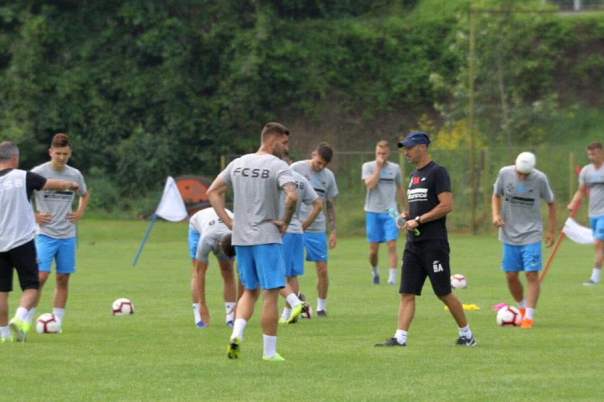 FCSB // VIDEO + FOTO Nu-i de glumă cu Andone! Noul antrenor al roș-albaștrilor vrea să fie șeful vestiarului: detalii inedite de la antrenamentul de azi