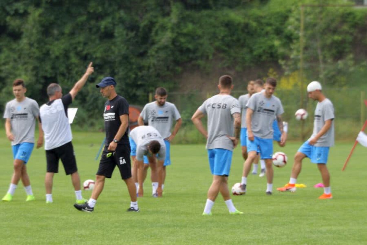 FCSB // VIDEO + FOTO Nu-i de glumă cu Andone! Noul antrenor al roș-albaștrilor vrea să fie șeful vestiarului: detalii inedite de la antrenamentul de azi