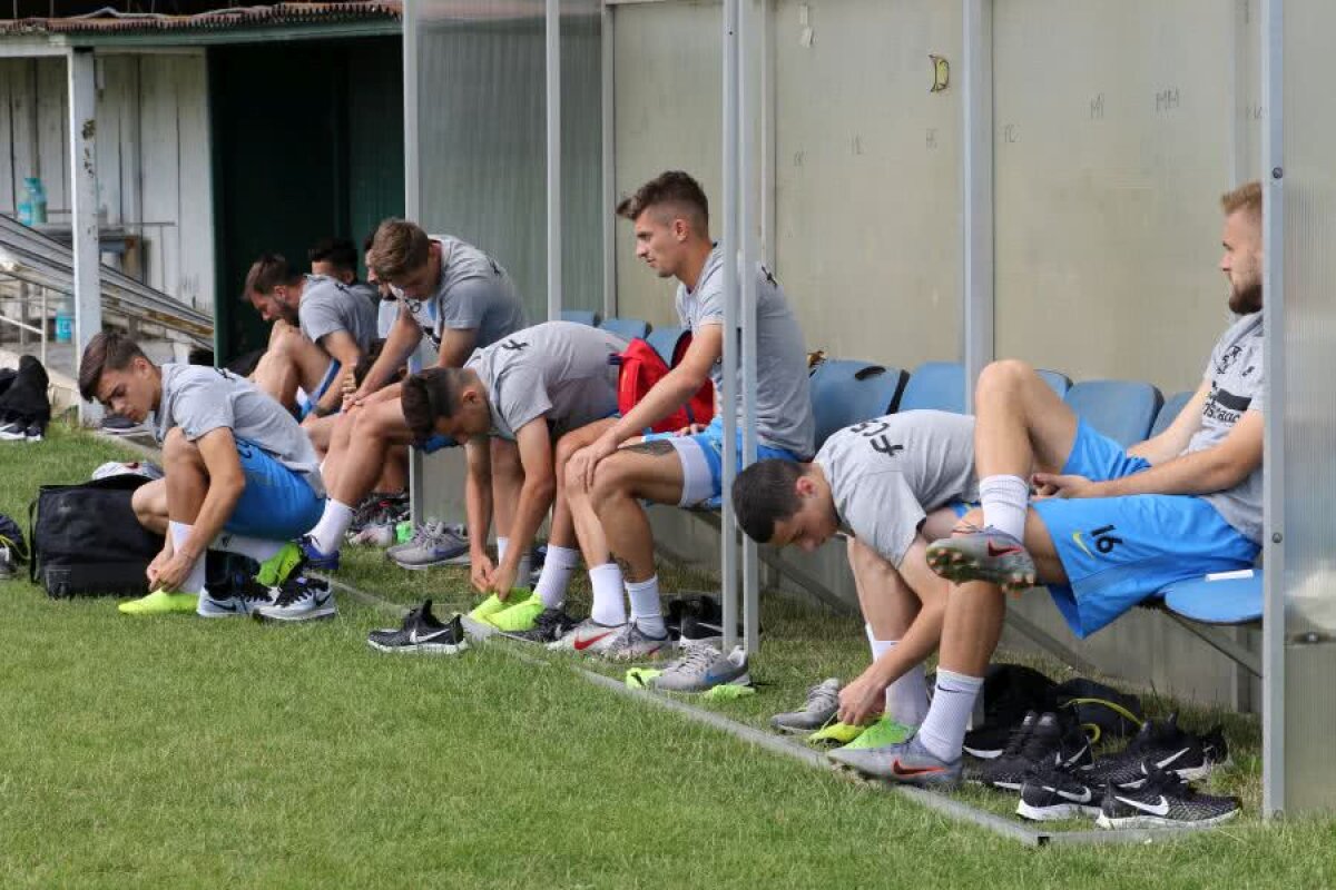 FCSB // VIDEO + FOTO Nu-i de glumă cu Andone! Noul antrenor al roș-albaștrilor vrea să fie șeful vestiarului: detalii inedite de la antrenamentul de azi