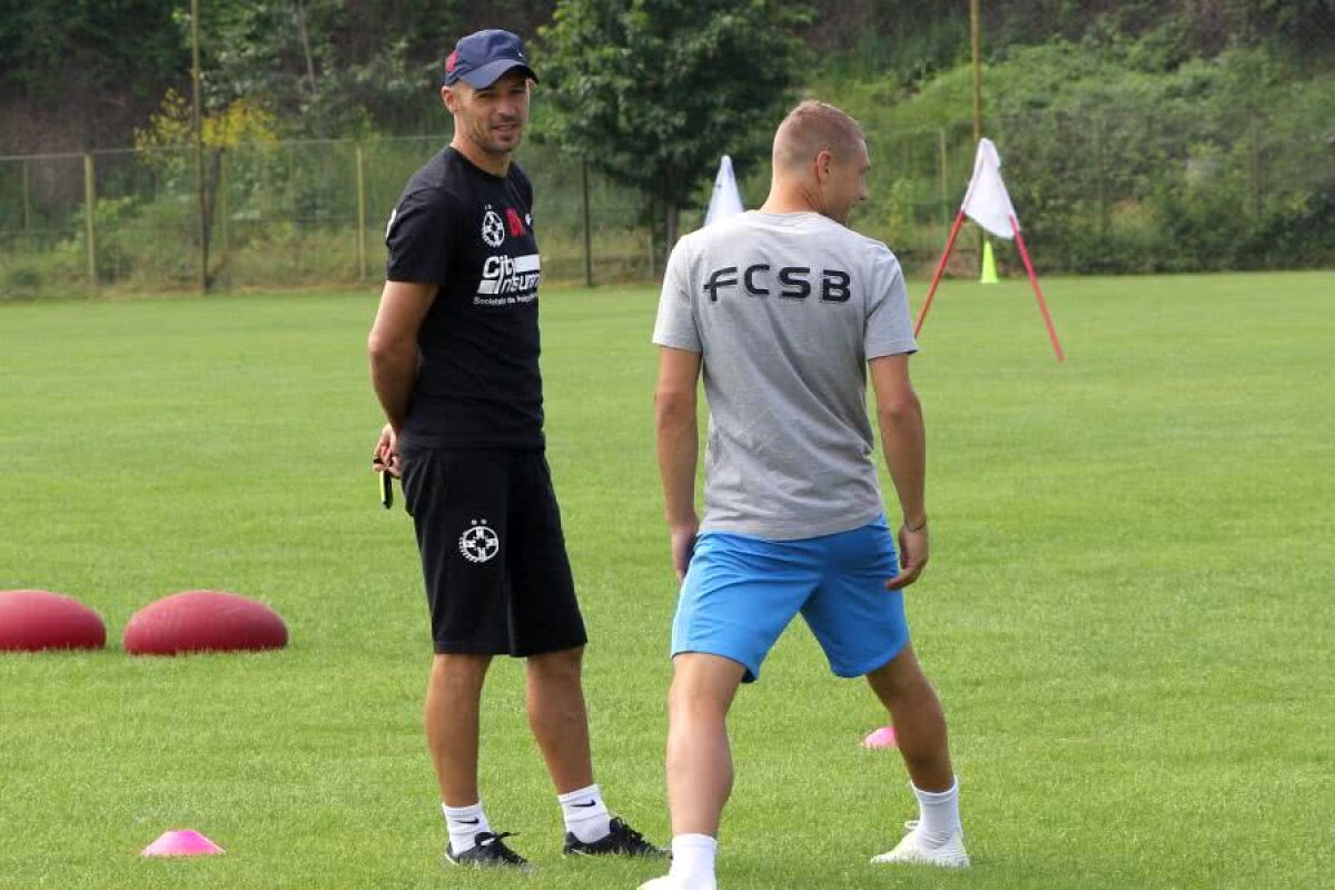 FCSB // VIDEO + FOTO Nu-i de glumă cu Andone! Noul antrenor al roș-albaștrilor vrea să fie șeful vestiarului: detalii inedite de la antrenamentul de azi