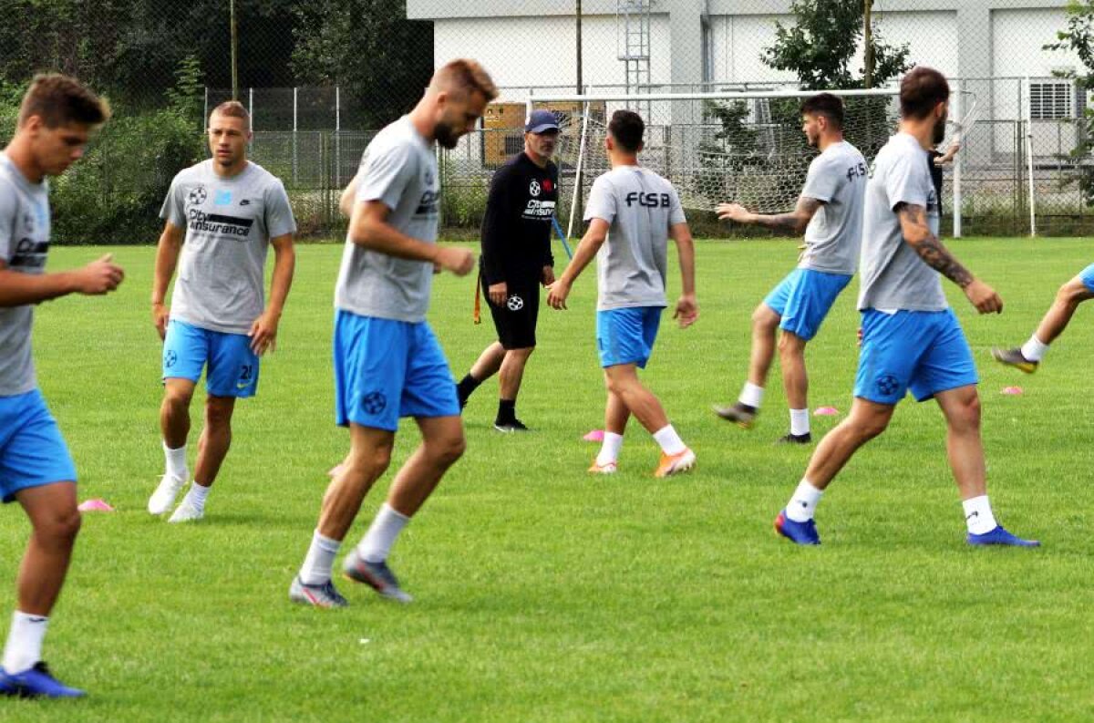 FCSB // VIDEO + FOTO Nu-i de glumă cu Andone! Noul antrenor al roș-albaștrilor vrea să fie șeful vestiarului: detalii inedite de la antrenamentul de azi