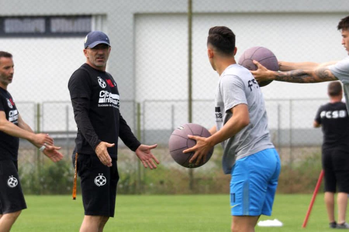 FCSB // VIDEO + FOTO Nu-i de glumă cu Andone! Noul antrenor al roș-albaștrilor vrea să fie șeful vestiarului: detalii inedite de la antrenamentul de azi
