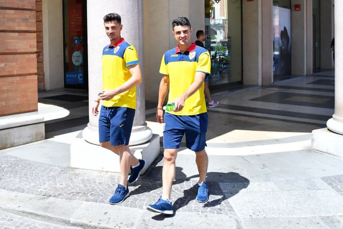 ANGLIA U21 - ROMÂNIA U21 // VIDEO+FOTO Mirel Rădoi și jucătorii au ieșit la plimbare prin orașul Forli » Diseară e antrenamentul oficial