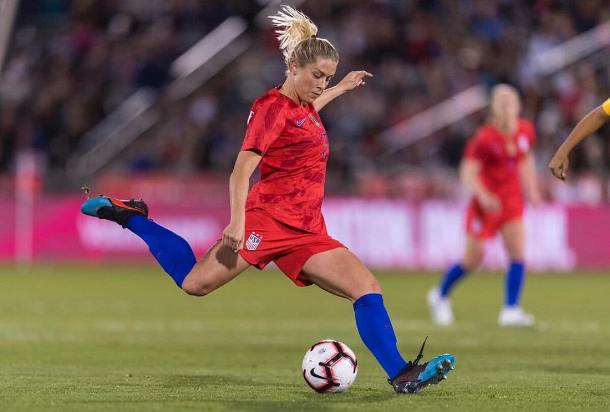 FOTO Ea e blonda cu numărul 7 din centrul apărării: Abby Dahlkemper face furori la naționala SUA de fotbal feminin