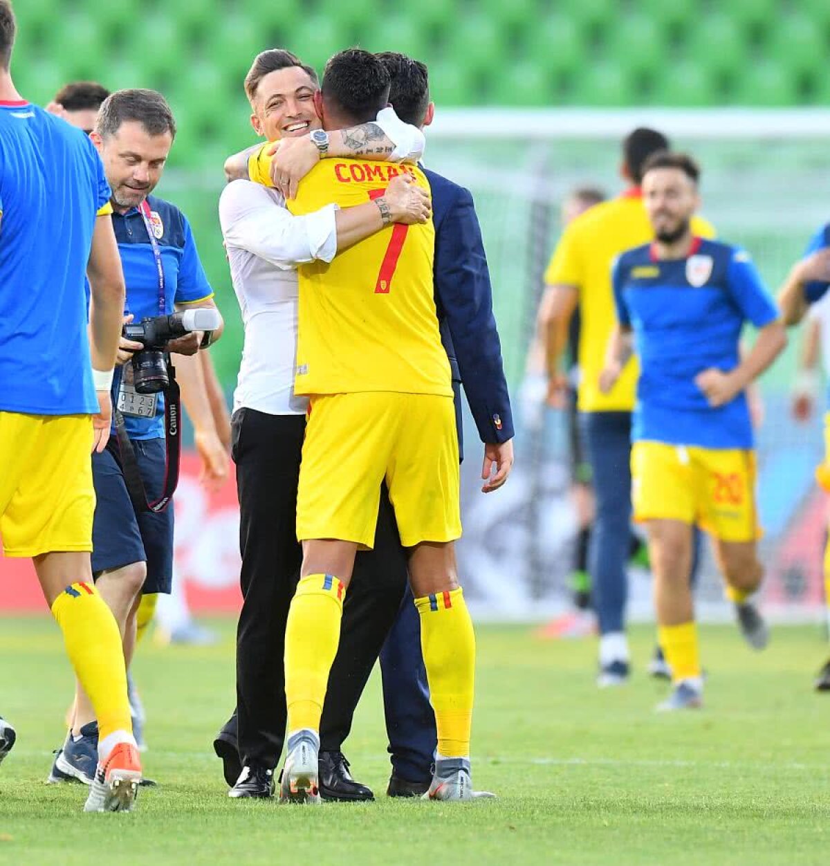 ANGLIA U21 - ROMÂNIA U21 2-4 // SUPERFOTO Imagini impresionante de la final » „Tricolorii” au sărbătorit cu fanii victoria incredibilă
