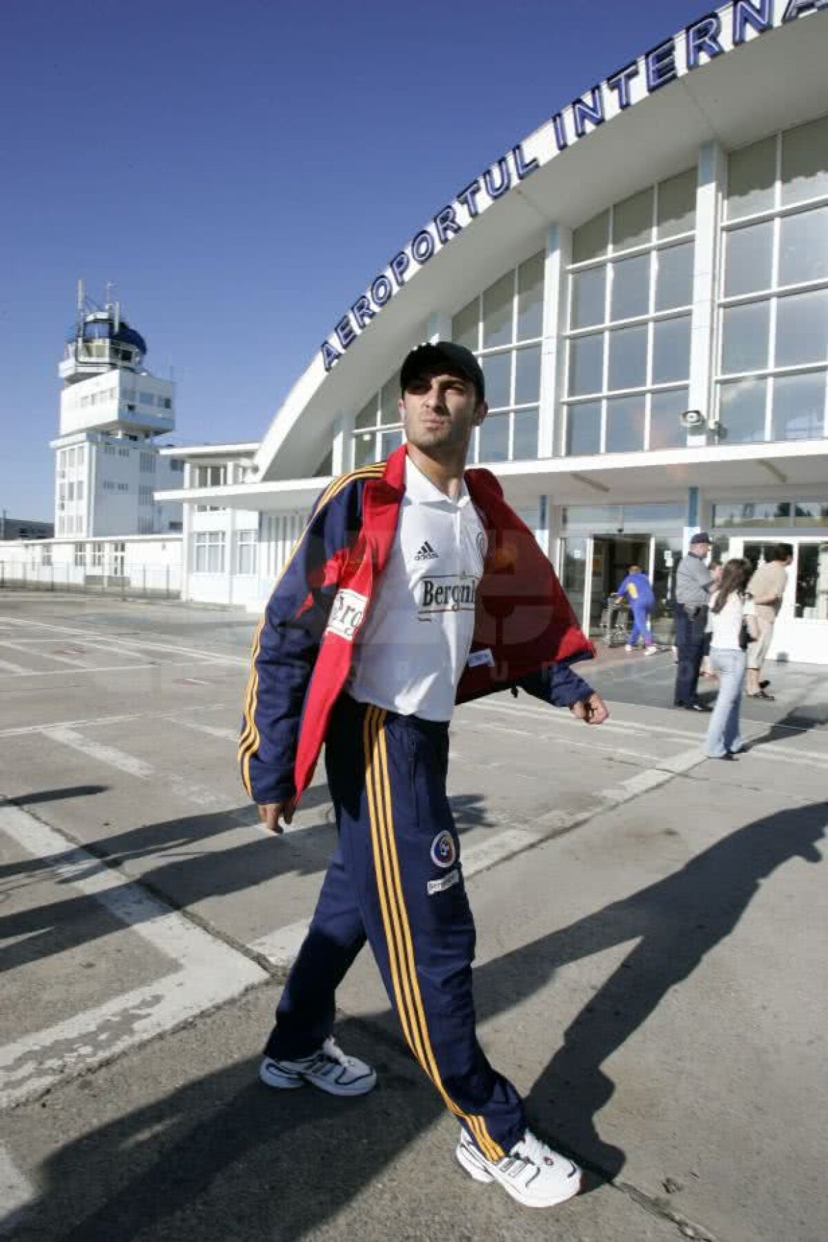 VIDEO+FOTO Claudiu Niculescu, legenda vie a lui Dinamo, împlinește azi 45 de ani! 15 borne ale unei cariere de excepție: cifre UNICE în atacul „câinilor” + momente memorabile, în teren și pe bancă