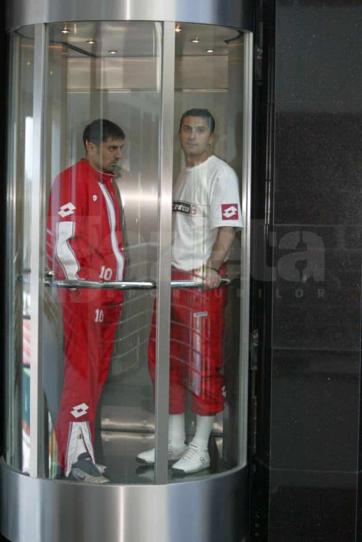 VIDEO+FOTO Claudiu Niculescu, legenda vie a lui Dinamo, împlinește azi 45 de ani! 15 borne ale unei cariere de excepție: cifre UNICE în atacul „câinilor” + momente memorabile, în teren și pe bancă