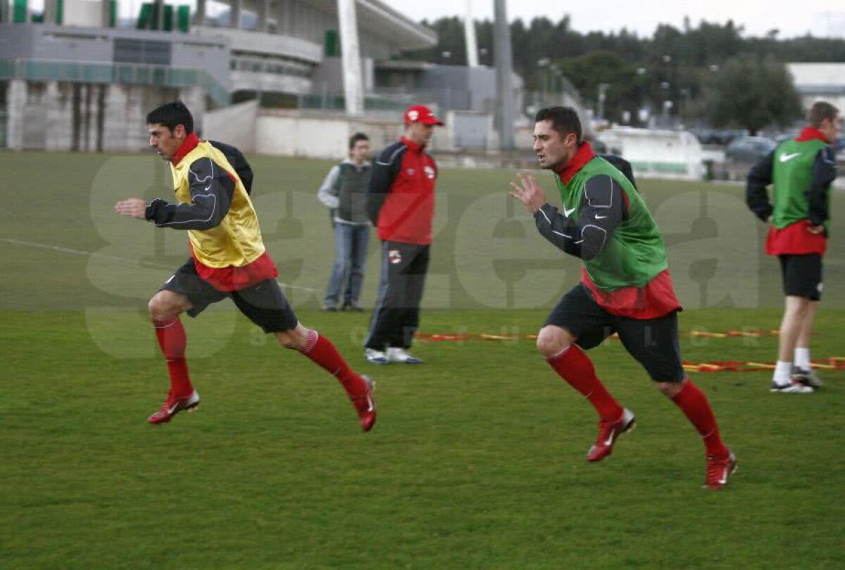 VIDEO+FOTO Claudiu Niculescu, legenda vie a lui Dinamo, împlinește azi 45 de ani! 15 borne ale unei cariere de excepție: cifre UNICE în atacul „câinilor” + momente memorabile, în teren și pe bancă