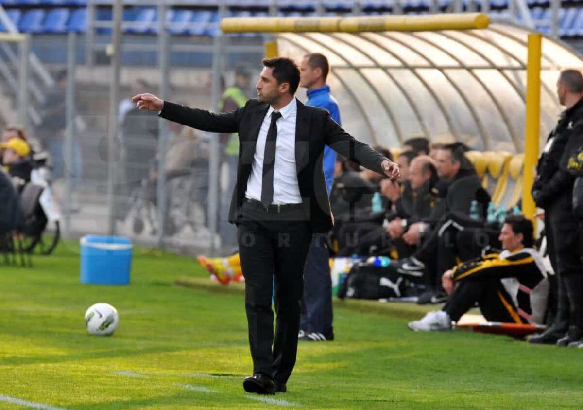 VIDEO+FOTO Claudiu Niculescu, legenda vie a lui Dinamo, împlinește azi 45 de ani! 15 borne ale unei cariere de excepție: cifre UNICE în atacul „câinilor” + momente memorabile, în teren și pe bancă