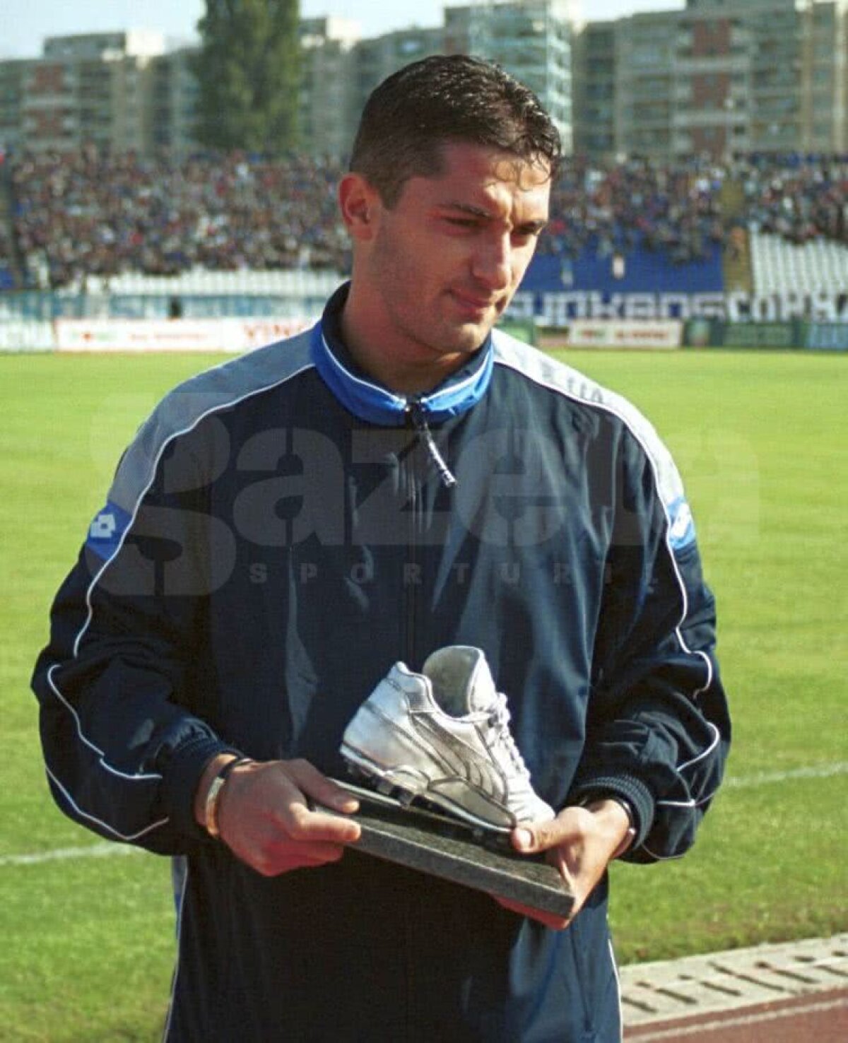 VIDEO+FOTO Claudiu Niculescu, legenda vie a lui Dinamo, împlinește azi 45 de ani! 15 borne ale unei cariere de excepție: cifre UNICE în atacul „câinilor” + momente memorabile, în teren și pe bancă