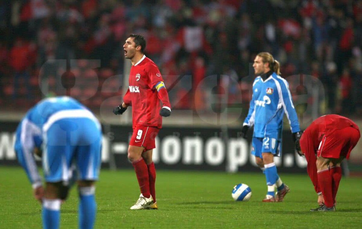 VIDEO+FOTO Claudiu Niculescu, legenda vie a lui Dinamo, împlinește azi 45 de ani! 15 borne ale unei cariere de excepție: cifre UNICE în atacul „câinilor” + momente memorabile, în teren și pe bancă