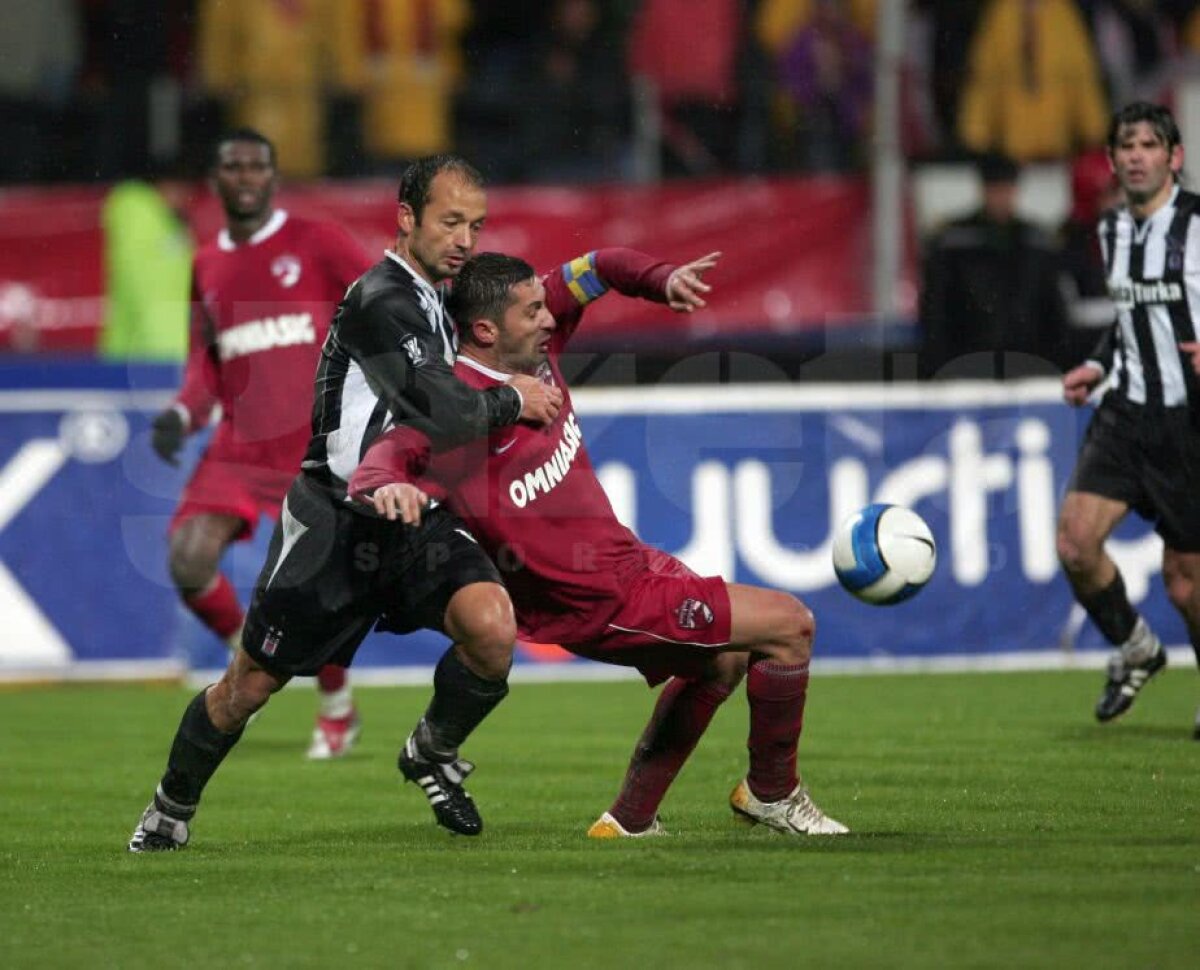 VIDEO+FOTO Claudiu Niculescu, legenda vie a lui Dinamo, împlinește azi 45 de ani! 15 borne ale unei cariere de excepție: cifre UNICE în atacul „câinilor” + momente memorabile, în teren și pe bancă