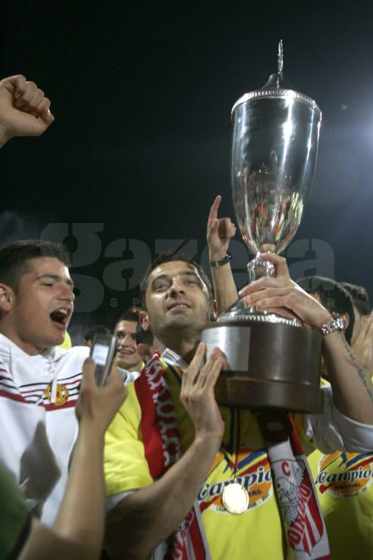 VIDEO+FOTO Claudiu Niculescu, legenda vie a lui Dinamo, împlinește azi 45 de ani! 15 borne ale unei cariere de excepție: cifre UNICE în atacul „câinilor” + momente memorabile, în teren și pe bancă