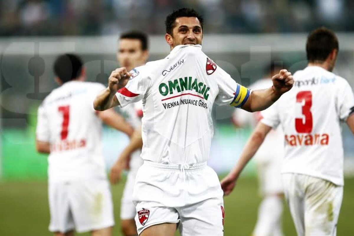 VIDEO+FOTO Claudiu Niculescu, legenda vie a lui Dinamo, împlinește azi 45 de ani! 15 borne ale unei cariere de excepție: cifre UNICE în atacul „câinilor” + momente memorabile, în teren și pe bancă