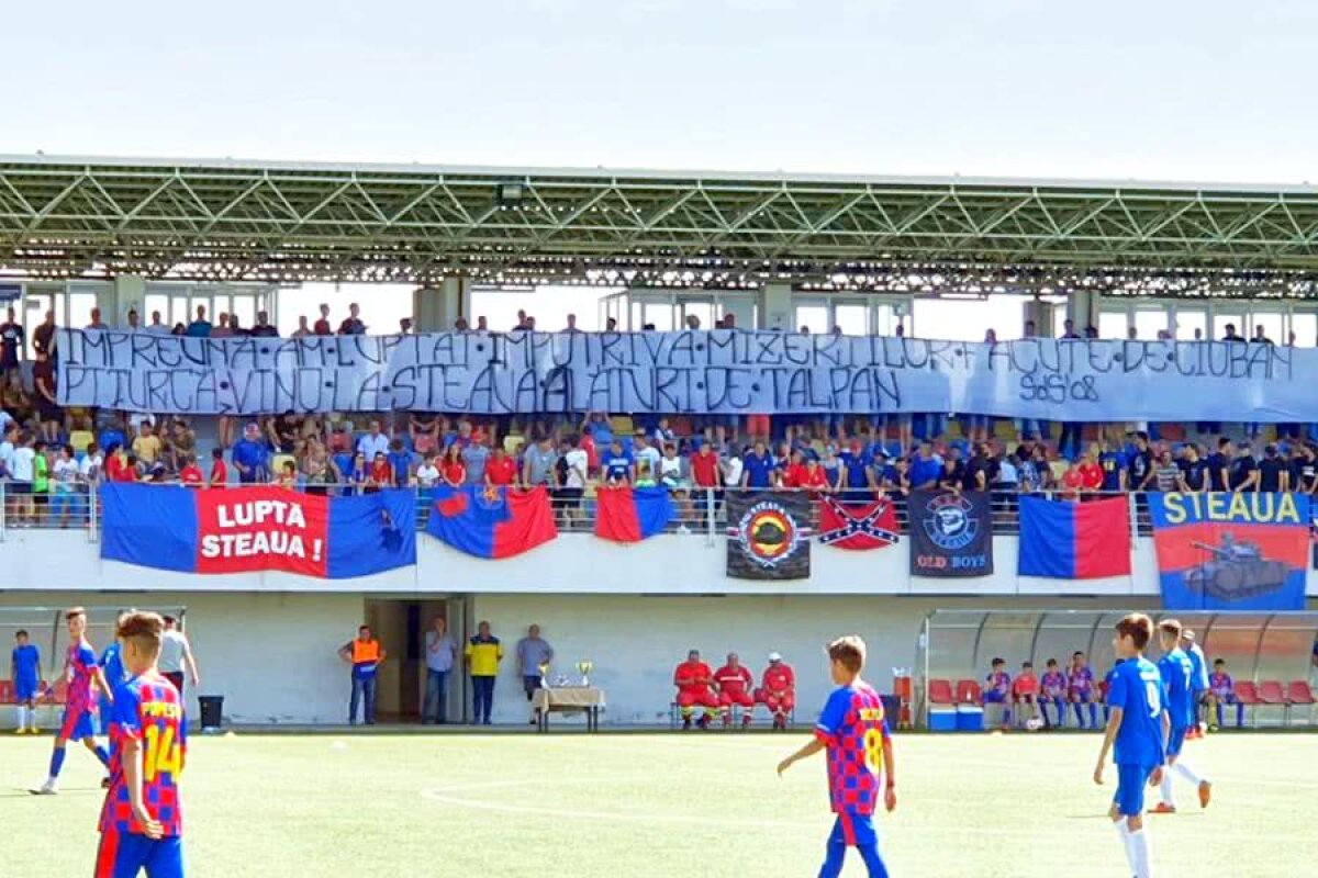FOTO Ultrașii Stelei, mesaj de o violență extremă la un meci al juniorilor U13: „Plecați cu picioarele înainte!” + Îndemn pentru Pițurcă: „Hai lângă Talpan!”