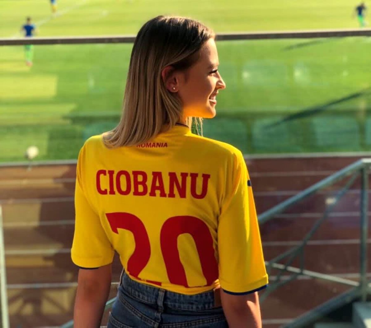 ROMÂNIA U21 // FOTO Mai fierbinți ca nisipul! Iubitele fotbaliștilor de la U21, show pe plajă! Prietena lui Ciobanu, cea mai hot apariție