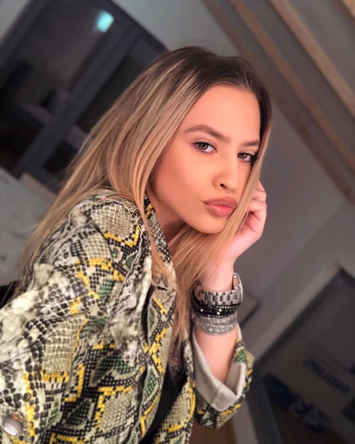 ROMÂNIA U21 // FOTO Mai fierbinți ca nisipul! Iubitele fotbaliștilor de la U21, show pe plajă! Prietena lui Ciobanu, cea mai hot apariție