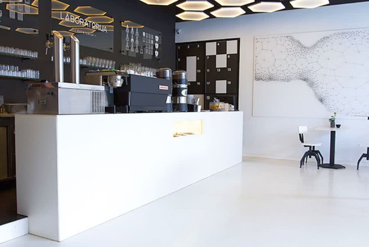 FOTO Laboratorul de cafele » Afacerea inedită a lui Dusan Lajovici + Ce business-uri și-au creat Simona Halep și Novak Djokovici