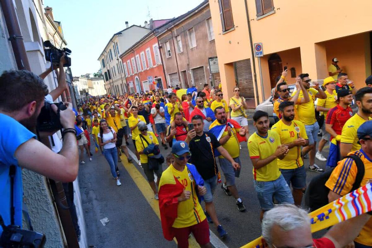 FRANȚA U21 - ROMÂNIA U21 // VIDEO + FOTO Drumul fanilor naționalei spre stadionul din Cesena » România U21 are parte de o susținere impresionantă