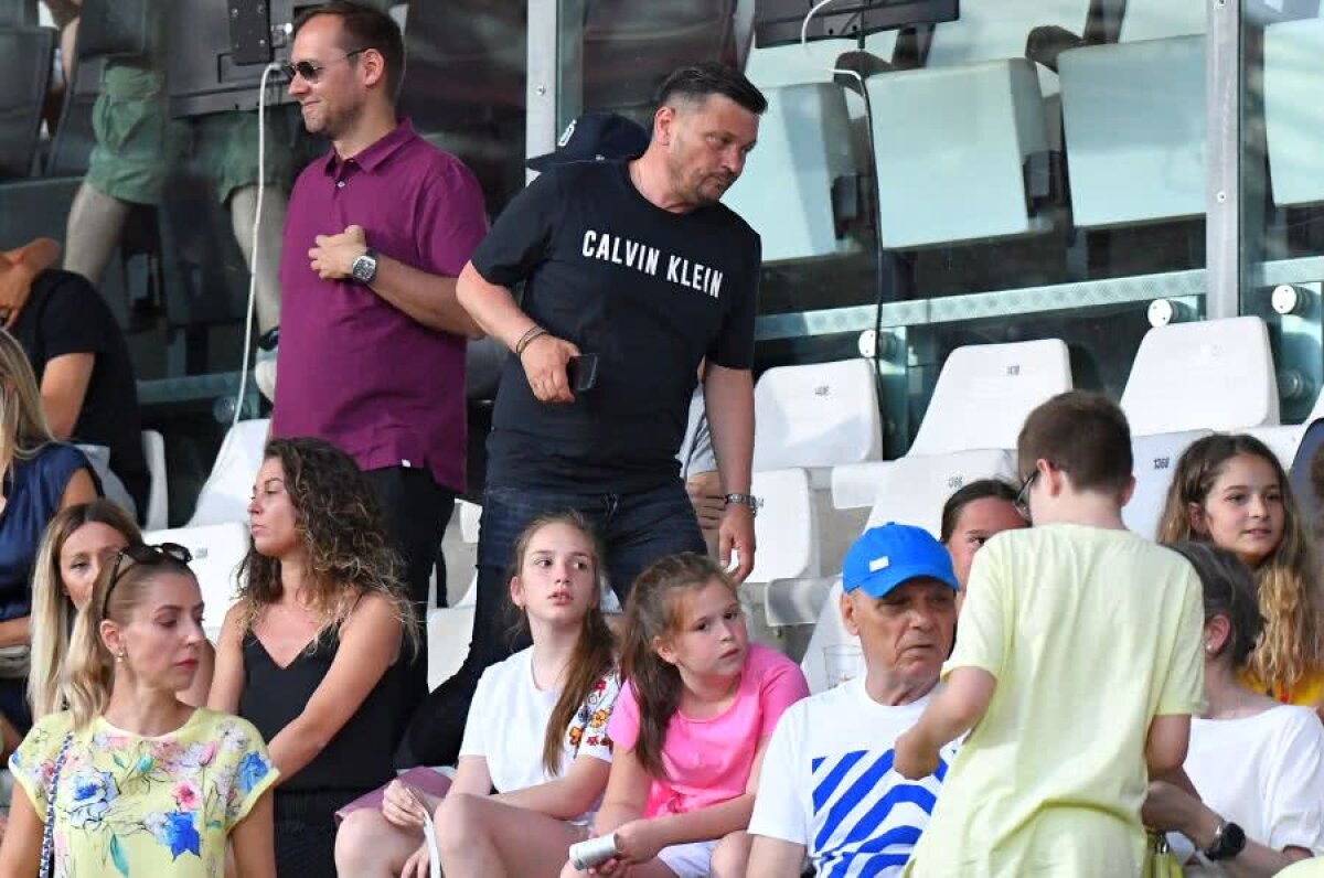 FRANȚA U21 - ROMÂNIA U21 0-0 // FOTO Apariție surprinzătoare la meciul cu Franța » Patronul „fără chip” din Liga 1 a fost în tribune