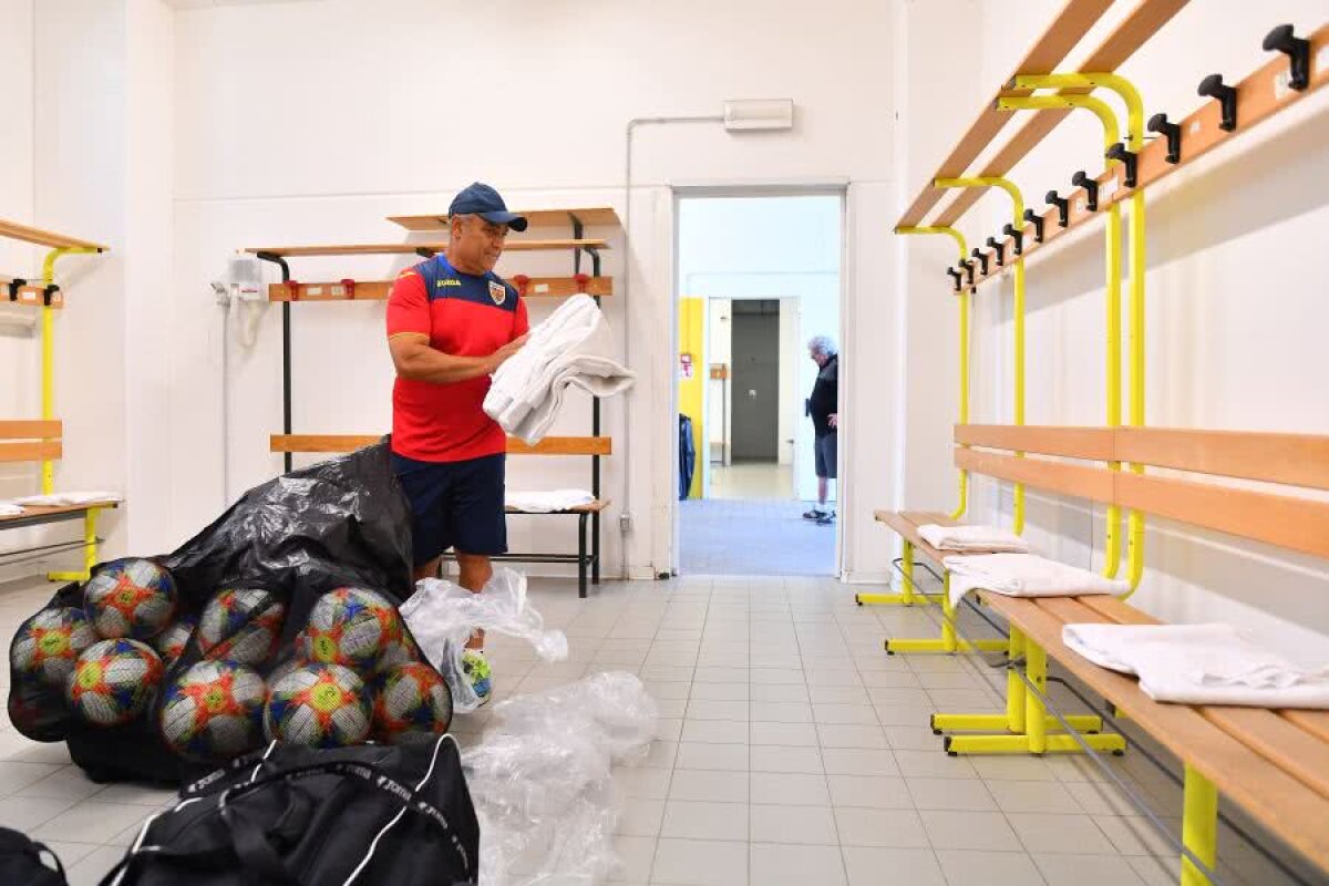 GERMANIA U21 - ROMÂNIA U21 // EXCLUSIV / VIDEO Poveștile omului care a văzut ascensiunea lotului U21 de la început + Ionuț Radu îi promite: „Fiindcă te iubesc prea mult, îți dau tricoul din finală!”