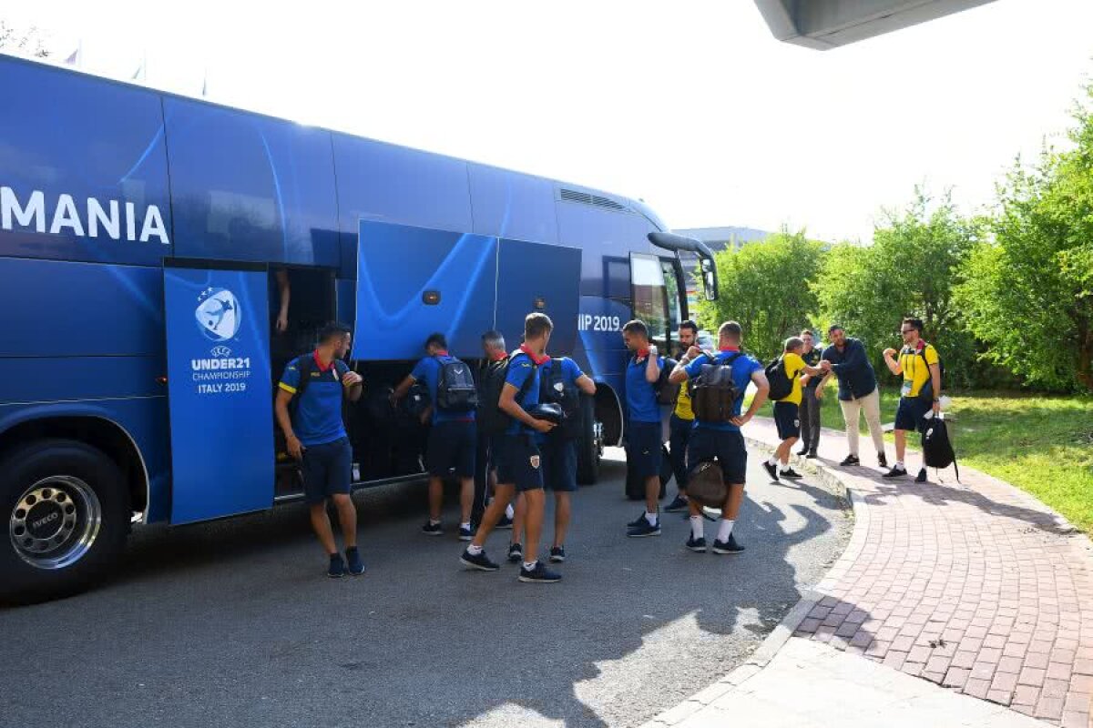 GERMANIA U21 - ROMÂNIA U21 // GALERIE FOTO Naționala U21 a ajuns la hotelul din Bologna » Imagini în exclusivitate surprinse de reporterii GSP