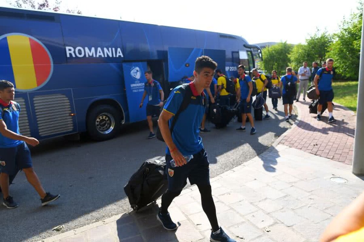 GERMANIA U21 - ROMÂNIA U21 // GALERIE FOTO Naționala U21 a ajuns la hotelul din Bologna » Imagini în exclusivitate surprinse de reporterii GSP