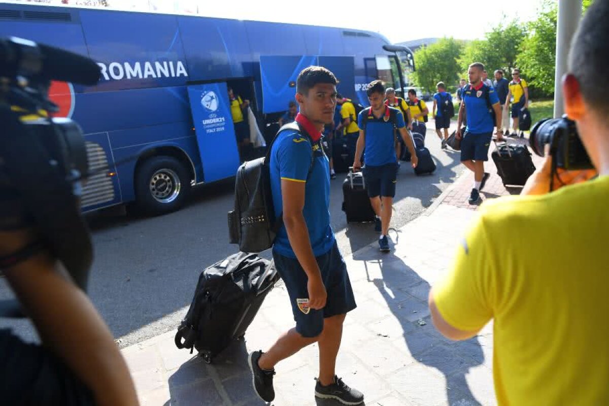 GERMANIA U21 - ROMÂNIA U21 // GALERIE FOTO Naționala U21 a ajuns la hotelul din Bologna » Imagini în exclusivitate surprinse de reporterii GSP