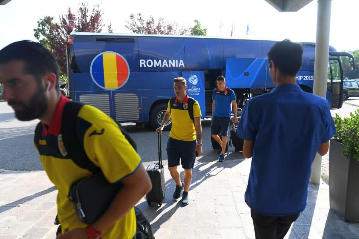 GERMANIA U21 - ROMÂNIA U21 // GALERIE FOTO Naționala U21 a ajuns la hotelul din Bologna » Imagini în exclusivitate surprinse de reporterii GSP