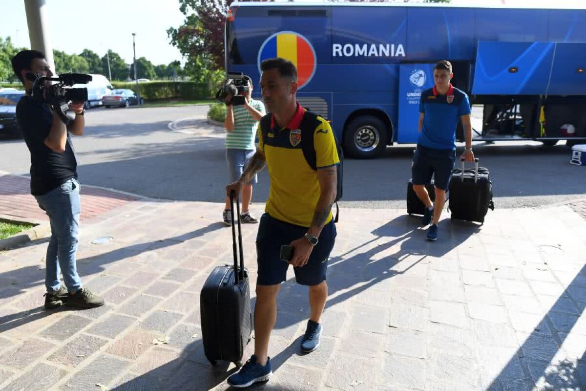 GERMANIA U21 - ROMÂNIA U21 // GALERIE FOTO Naționala U21 a ajuns la hotelul din Bologna » Imagini în exclusivitate surprinse de reporterii GSP