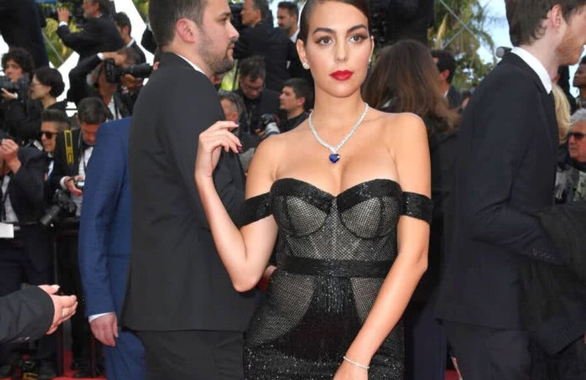 FOTO Cristiano Ronaldo și Georgina Rodriguez, surprinși în ipostaze intime pe iaht