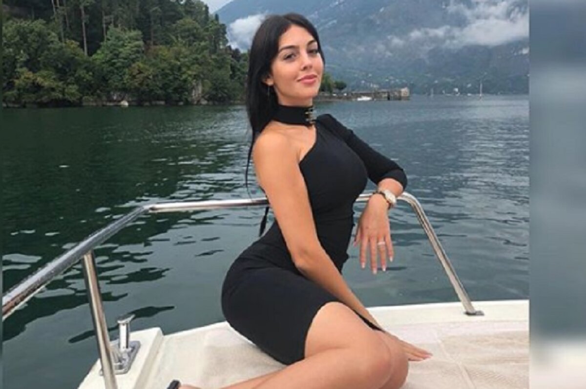 FOTO Cristiano Ronaldo și Georgina Rodriguez, surprinși în ipostaze intime pe iaht