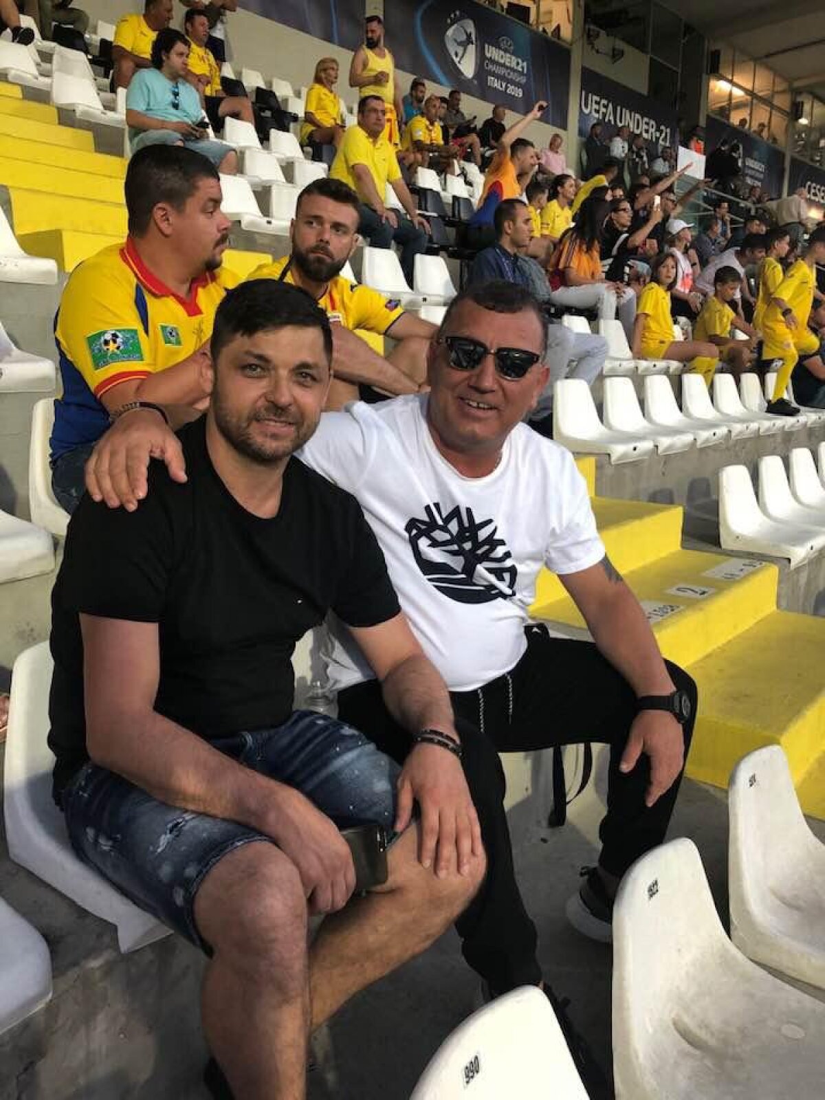 UPDATE EXCLUSIV / VIDEO+FOTO România U21, acaparată de interlopi » Poze și detalii ȘOCANTE de la hotelul “tricolorilor” la Euro 2019! Reacția lui Beinur: „Sunt în Italia pentru caritate”