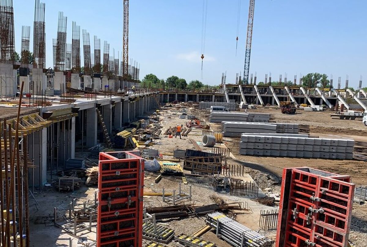 GALERIE FOTO Se înalță tribunele în Ghencea! Imagini spectaculoase de azi de la stadioanele Steaua și Giulești