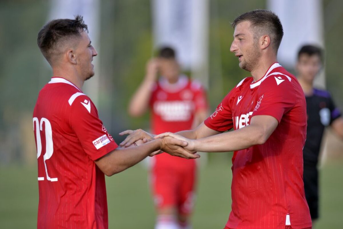 DINAMO -  LINFIELD 2-0 // FOTO + VIDEO Victorie cu scandal la debutul lui Neagoe! Dinamo învinge campioana Irlandei de Nord, după un meci cu scântei