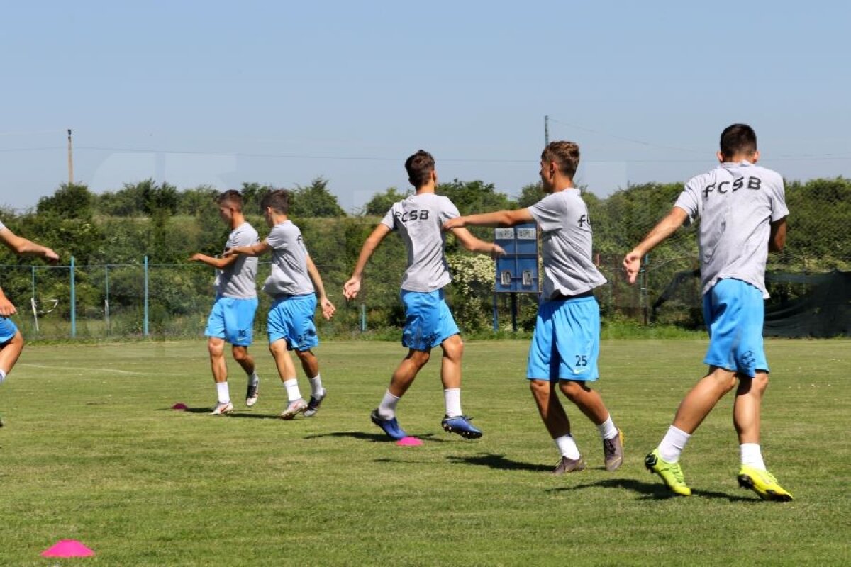 FCSB // VIDEO + FOTO Jucătorii de la FCSB trag tare în cantonamentul din Brașov! Imagini de la antrenament + Lucian Filip: „Mister e foarte exigent”